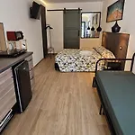 Derosas House Penzion 3*