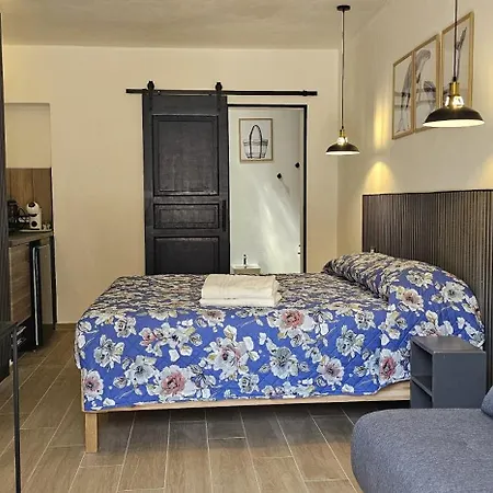 Derosas House 3*