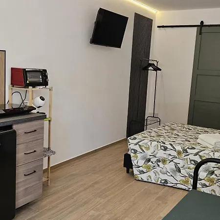 Derosas House 3*