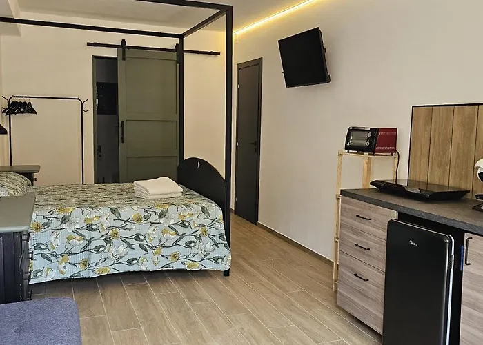 招待所 Derosas House 3*